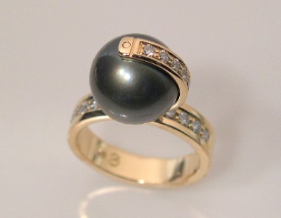 PEARL RING